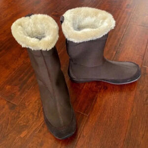 Aetrex Berries Women's Brown Water Resistant Mid Calf Boots Size 10.5